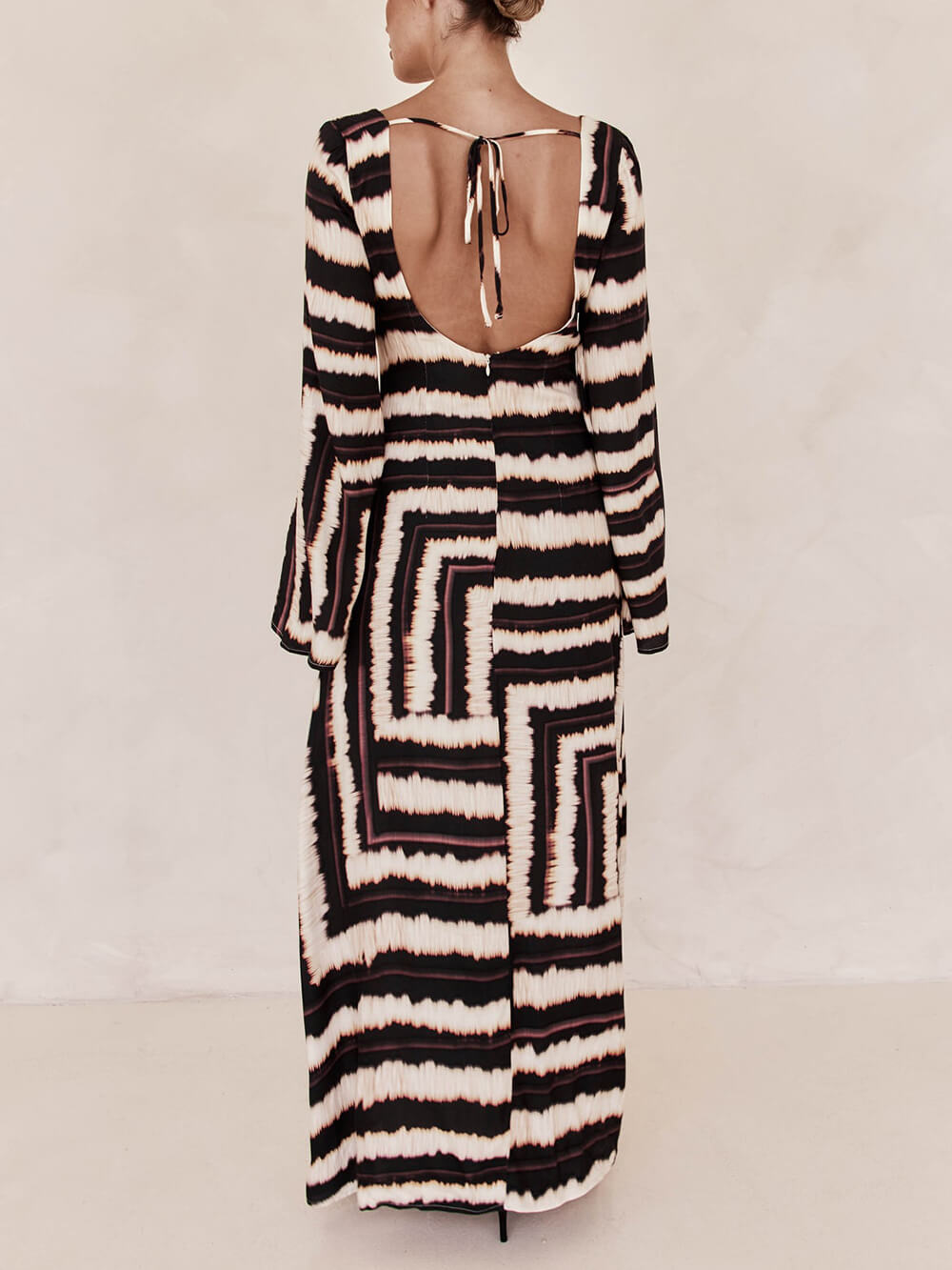 V-neckline Unique Printed V Tie Ring Maxi Dress