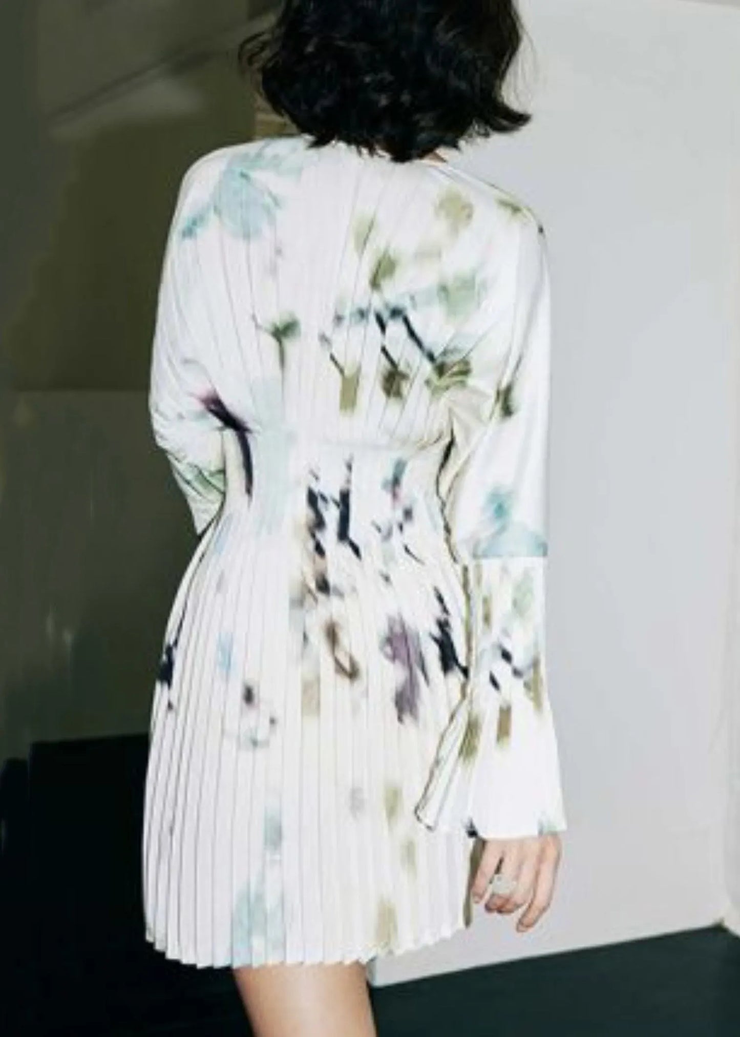 French White V Neck Wrinkled Print Cotton Mid Dress Long Sleeve