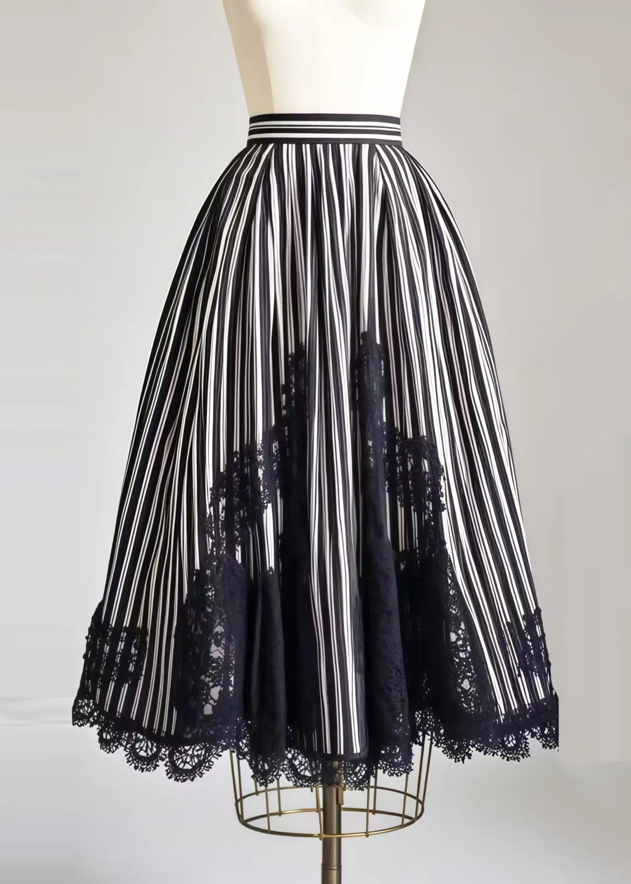 Black Striped Patchwork Lace Exra Large Hem Skirt Summer