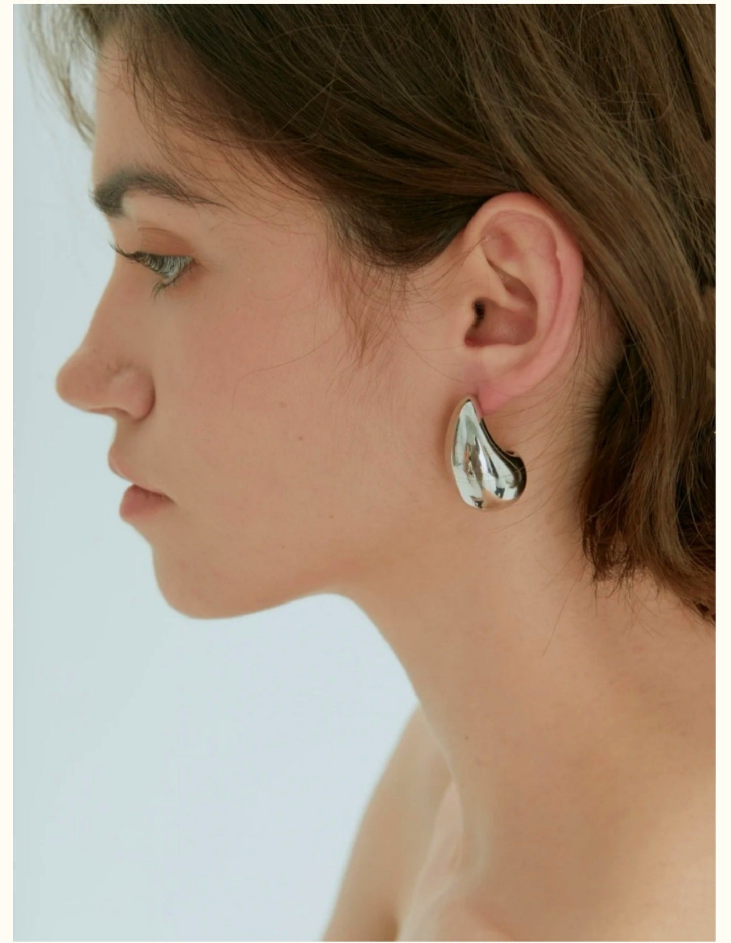 Eman Minimalist Drop Earrings