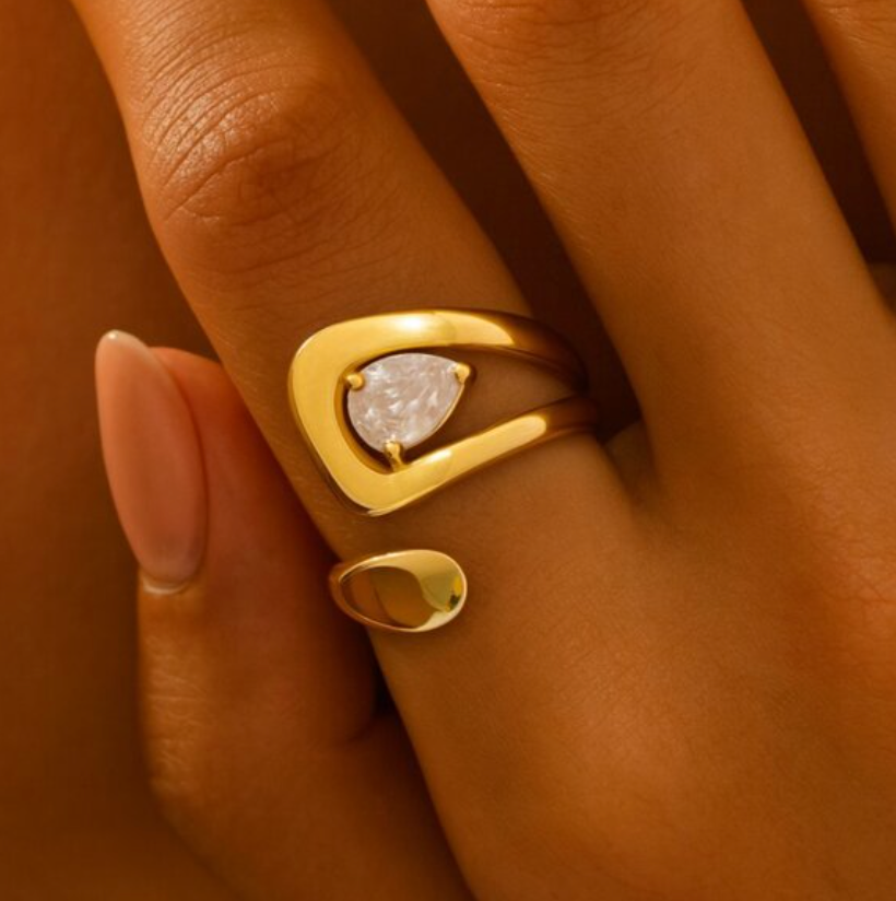 “phoebe” Luxe Geometric Statement Ring Size 7-8