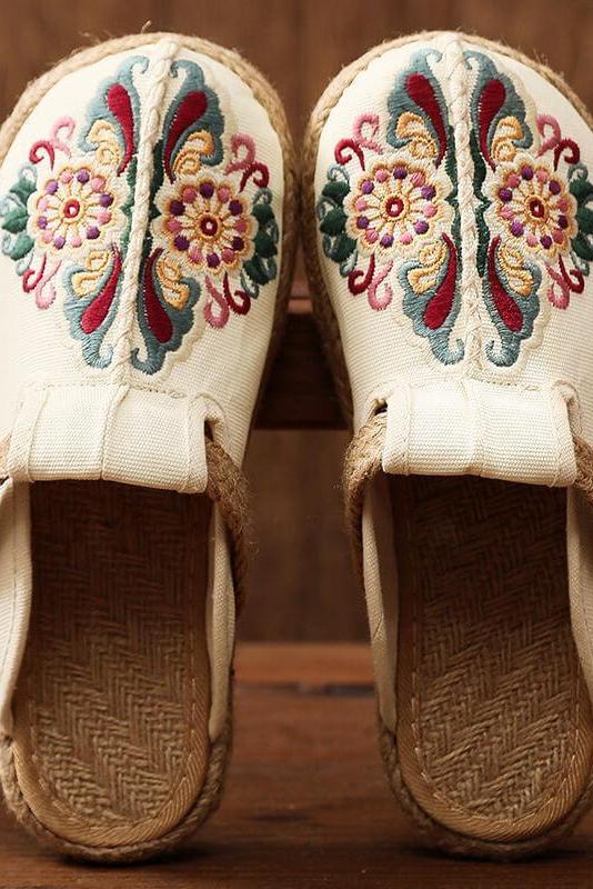 Retro Embroidered Shoes