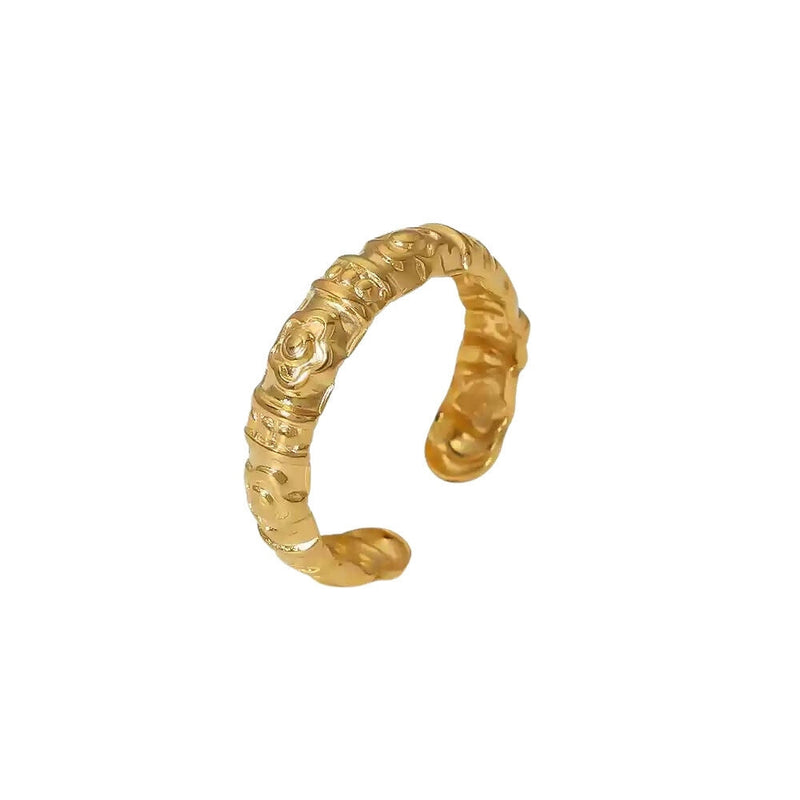 Bailee 18k Pleated Band Ring