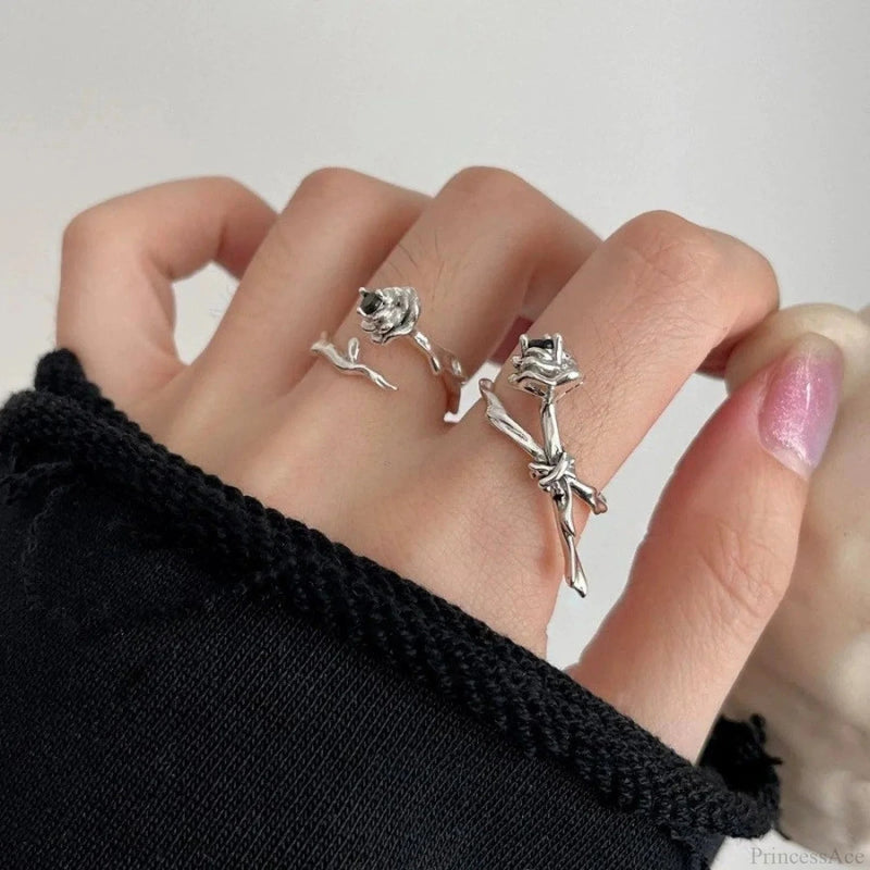 Sharp Rose Dark Flower Ring