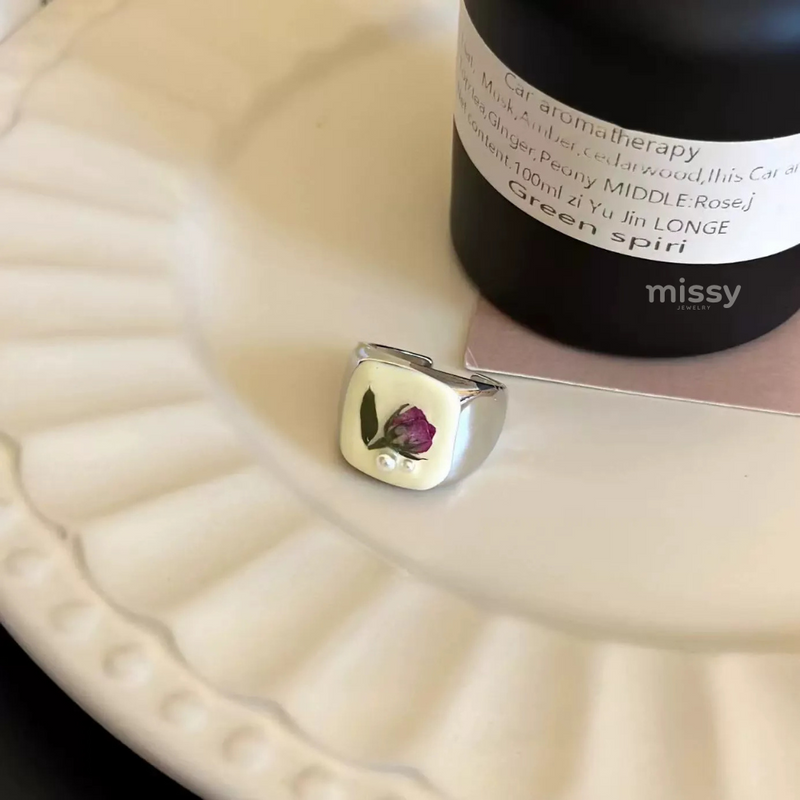 Alonna Resin Flower Ring Set
