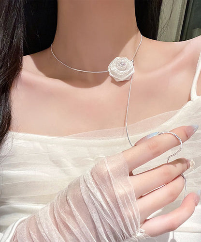 White Alloy Pull-out Pendant Necklace