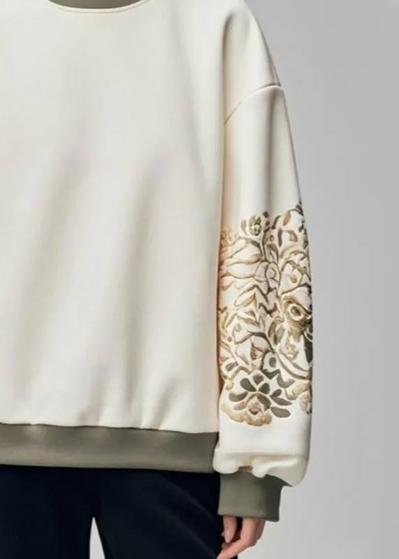 Handmade White O-neck Embroidered Sweatshirt Fall