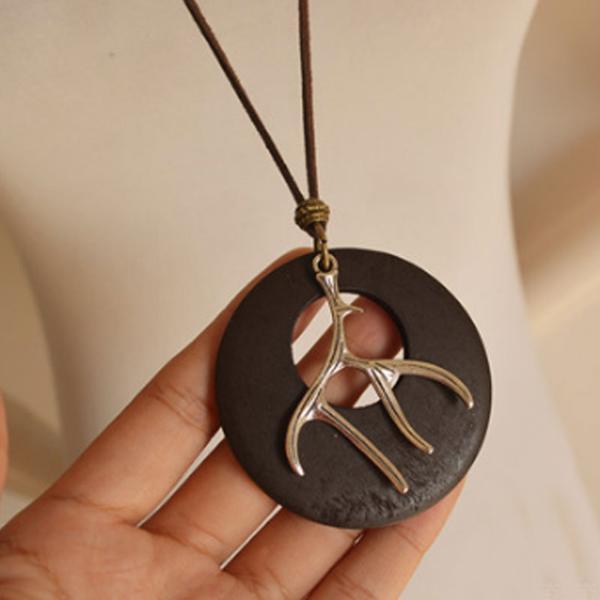 Accessory Retro Round Shape Metal Wood Necklace