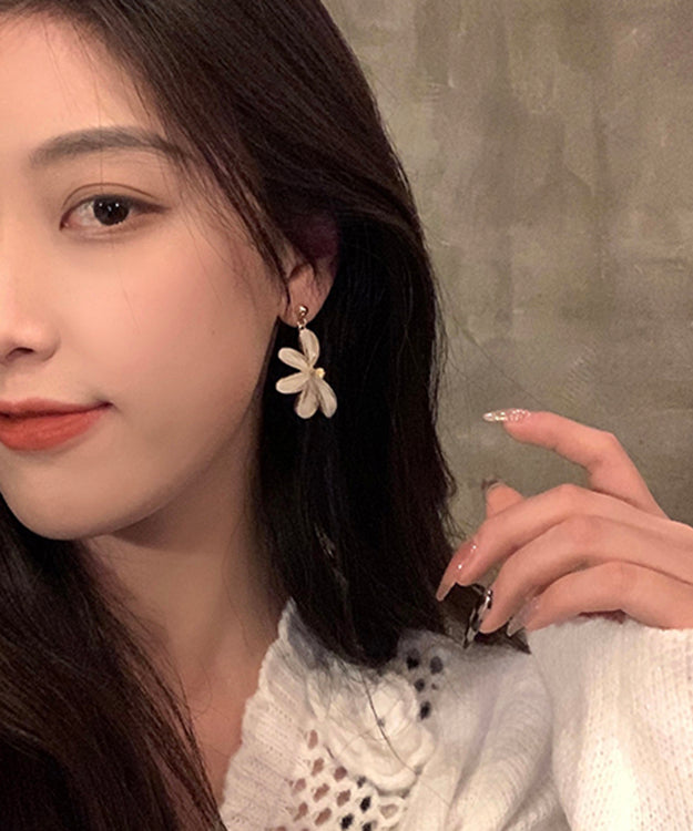 Retro Beige Asymmetricar Alloy Pearl Resin Drop Earrings