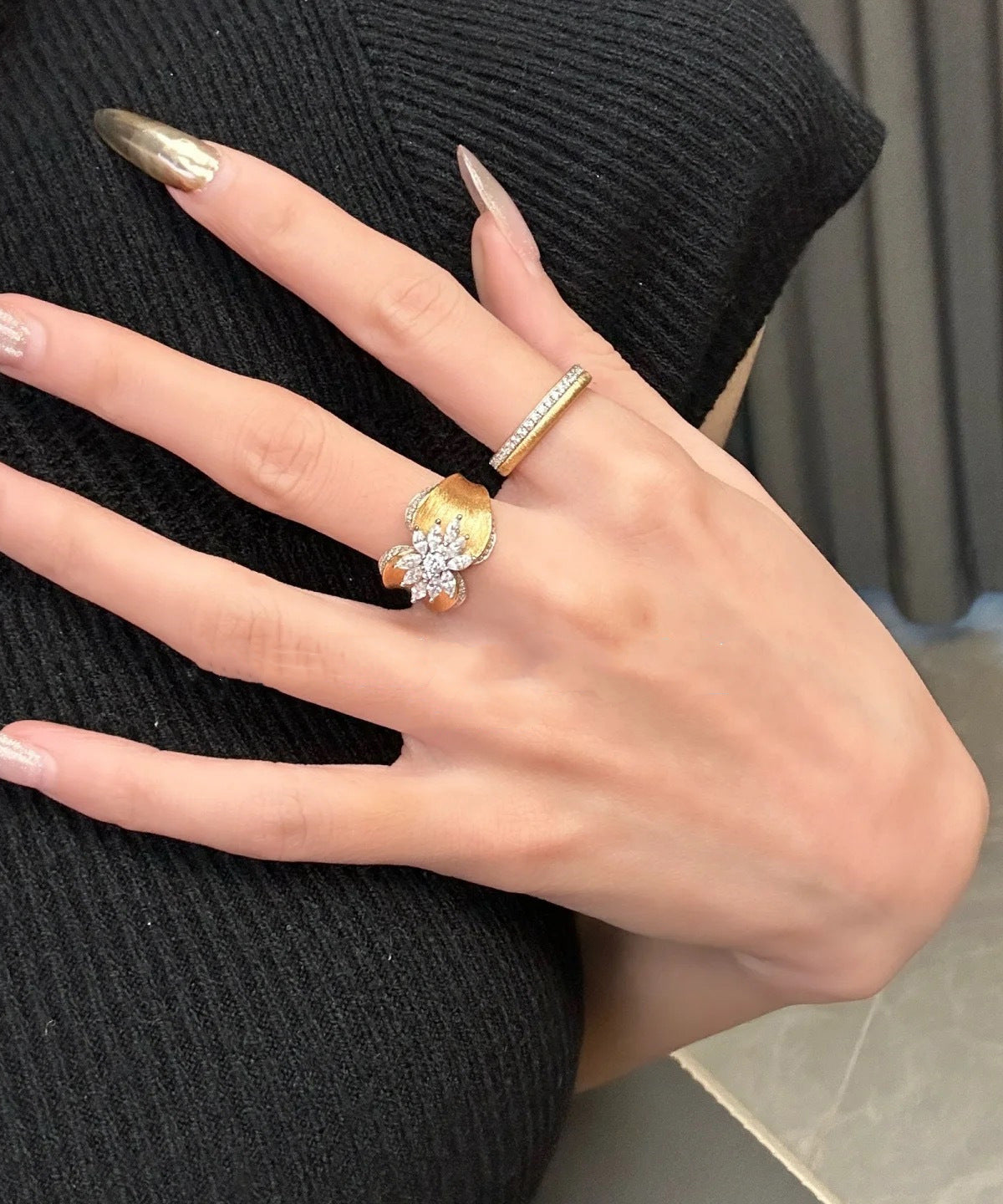 Retro Gold Old Gold Zircon Butterfly Wire Drawing Rings