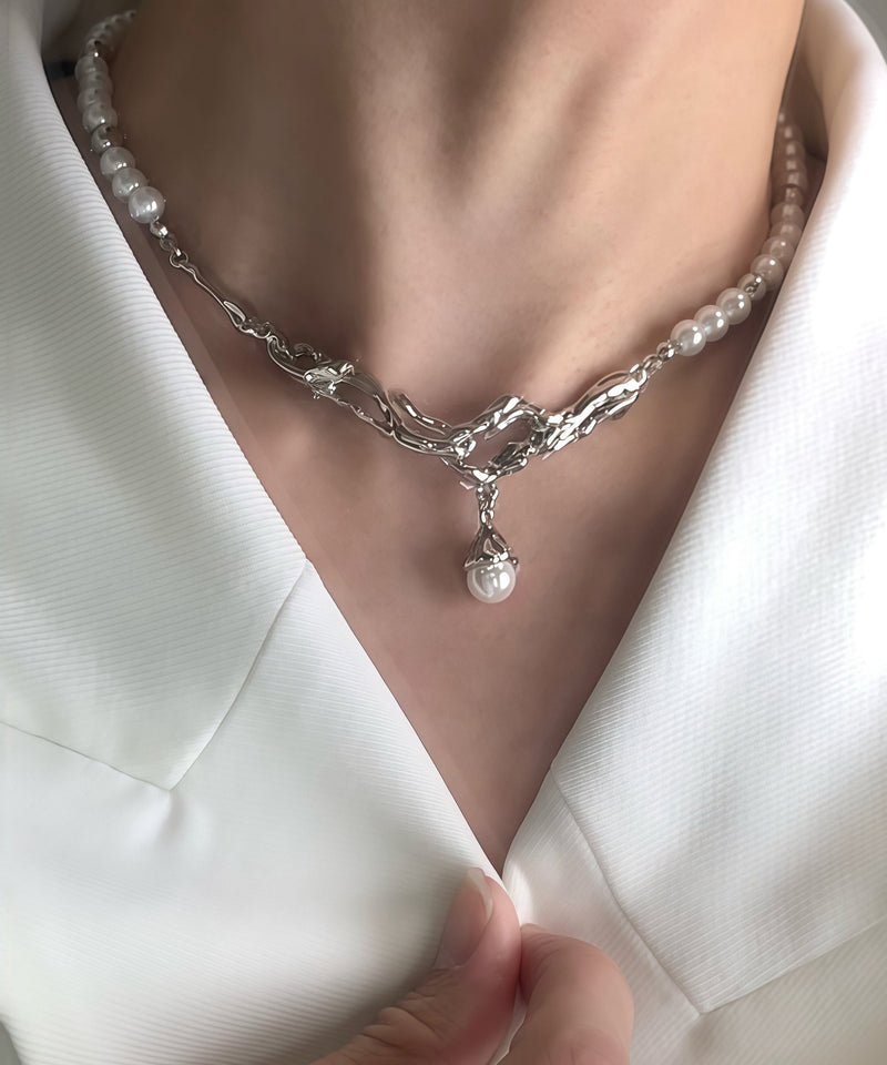 Fine Pearl Connect Tungsten Steel Pendant Choker
