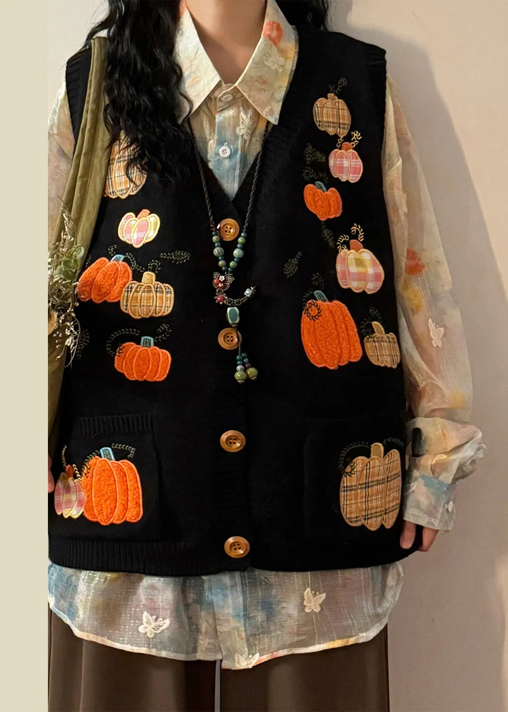 New Black Embroidered Pumpkin Button Knit Waistcoat Spring