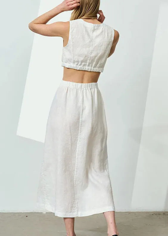 Minimally White Crop Top V-neck Tank With Exposed Navel