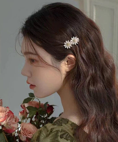 White Copper Overgild Resin Daisy a Pair Hairpin