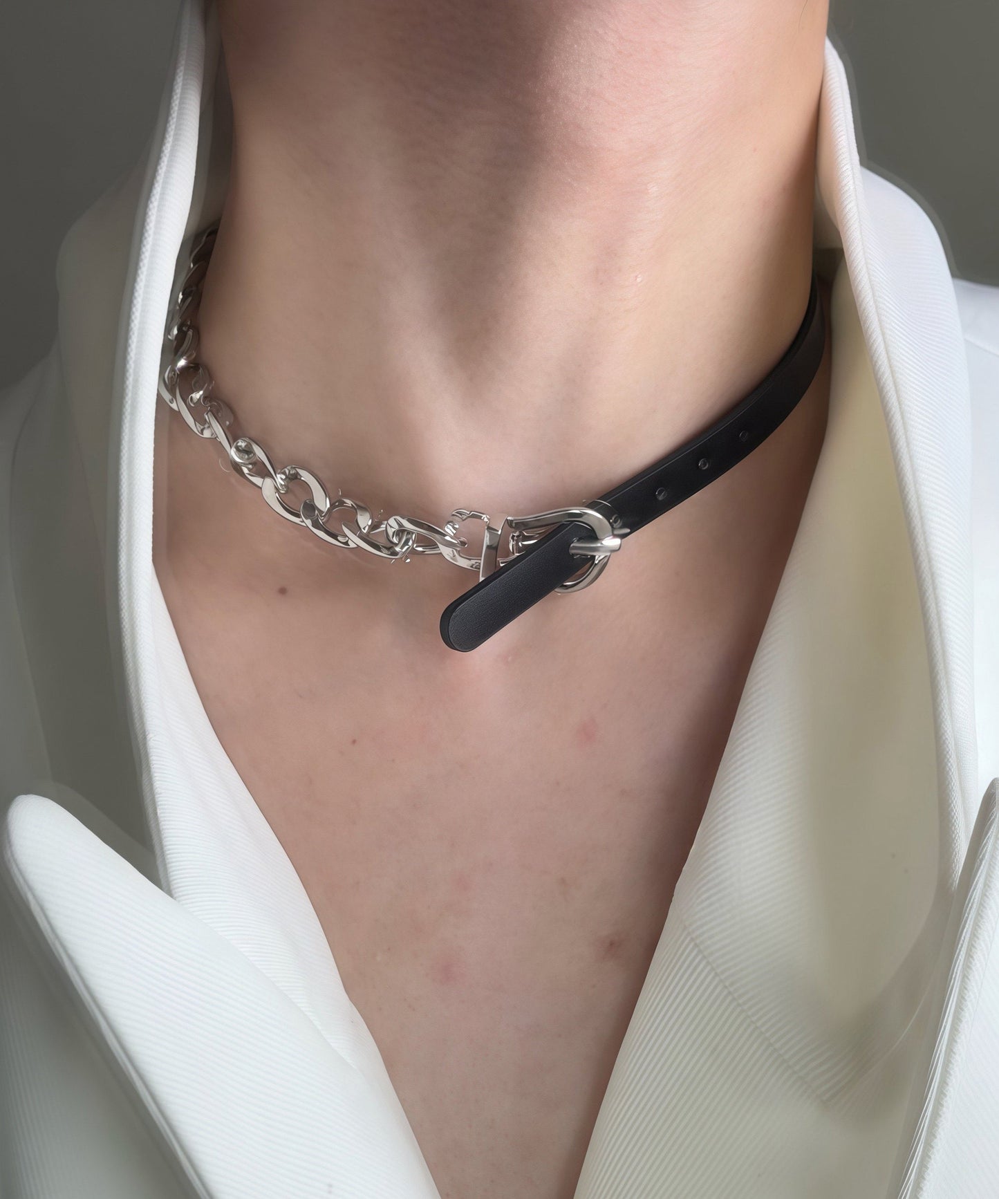 Stylish Faux Leather Strap Connect Tungsten Steel Choker