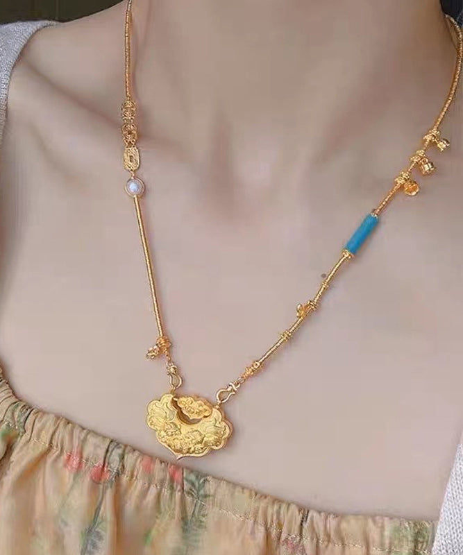 Retro Gold Copper Alloy Pearl Lotus Pendant Necklace