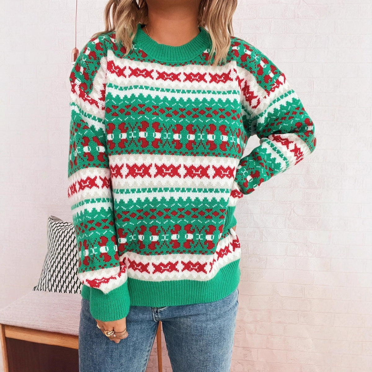 Women's Christmas Sweater with Festive Motif and Relaxed Fit