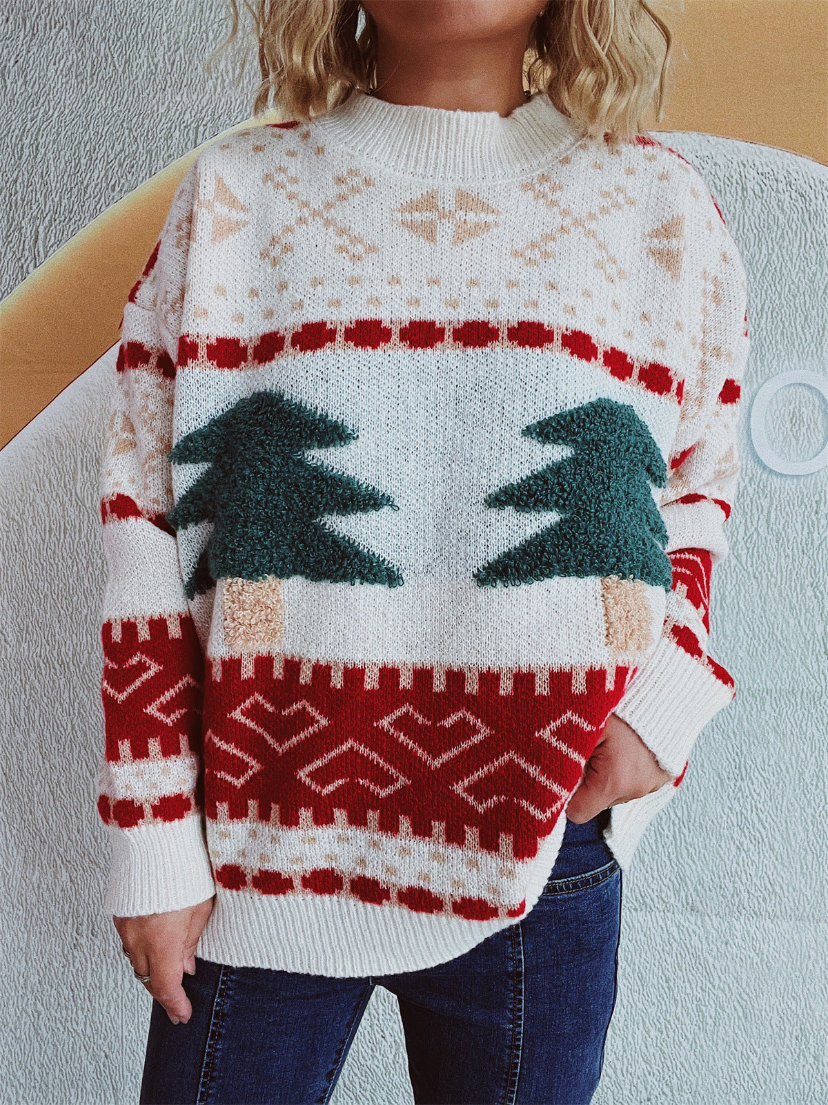 Women's Festive Knit Sweater with Christmas Motif and Soft Material R&B