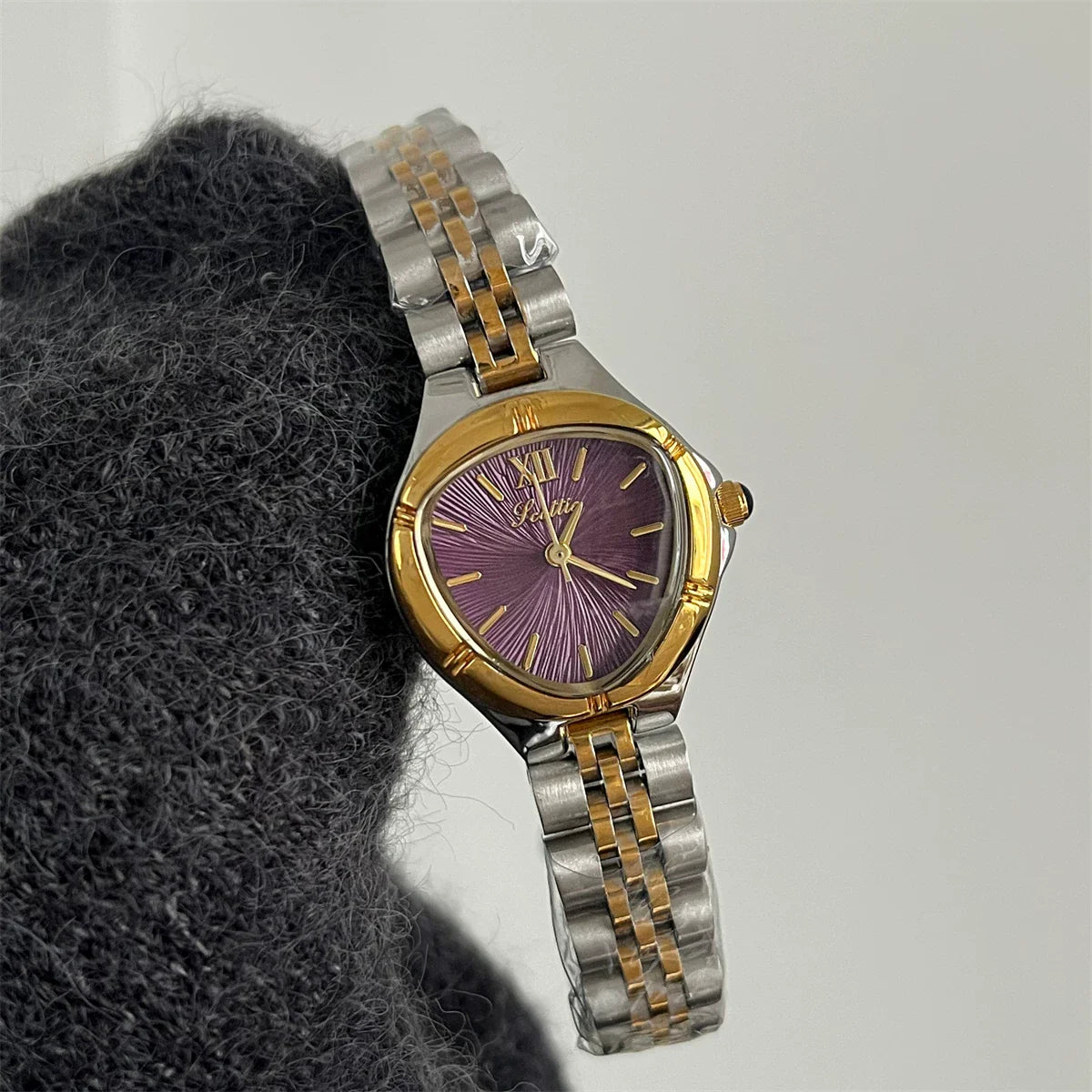 Minimalist Round Dial Bracelet Watch