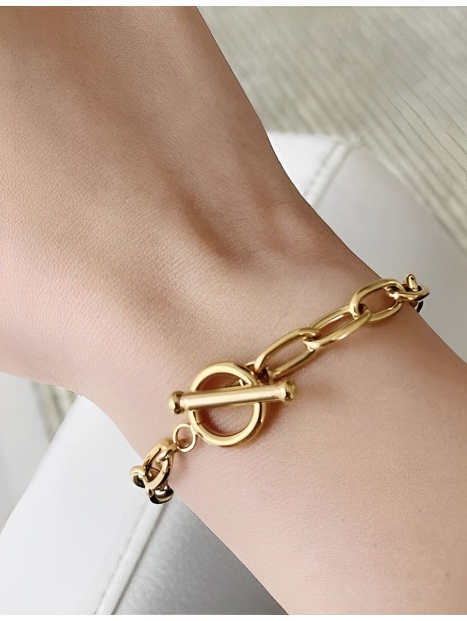 Rectangular Link T-bar Bracelet - Gold