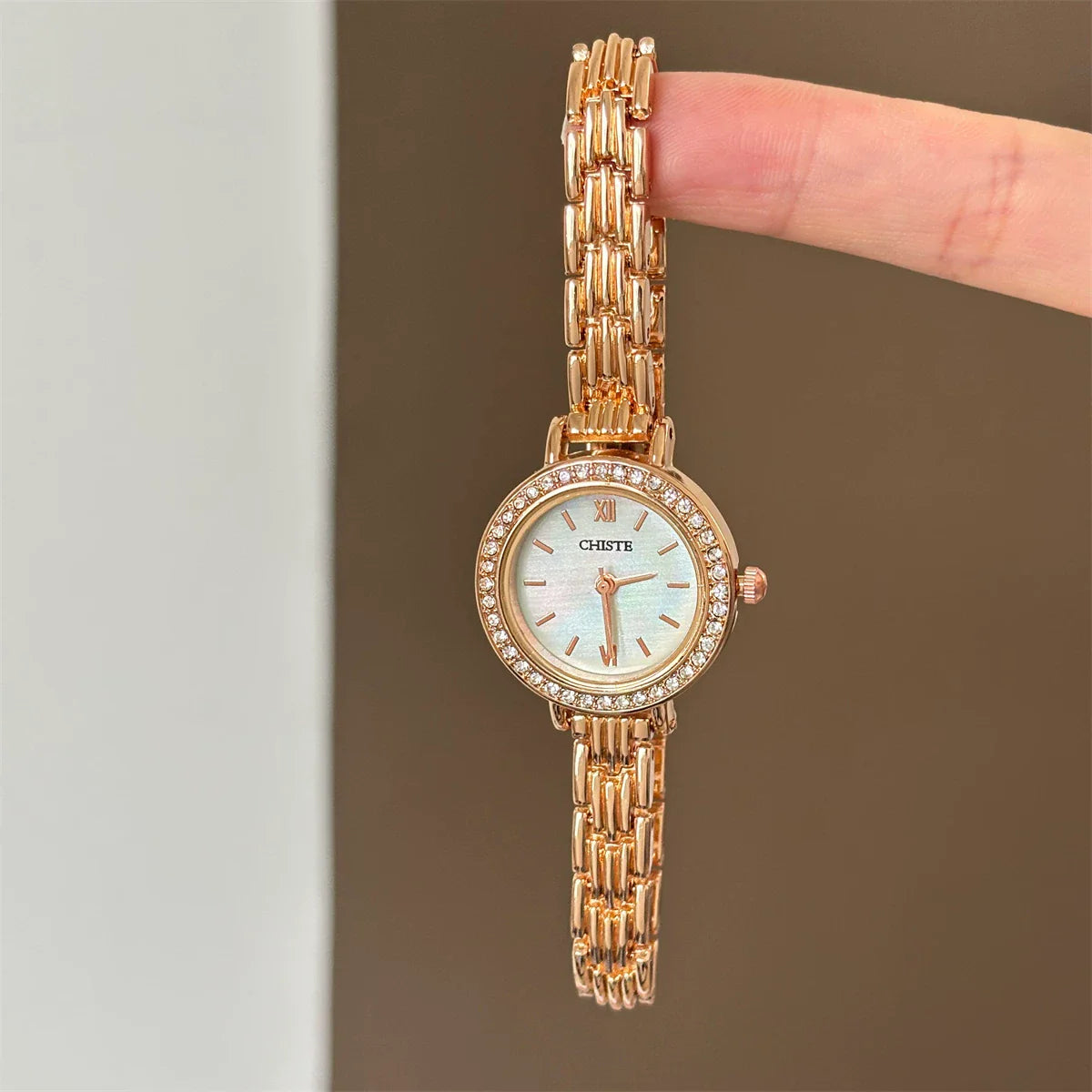 Mother-of-pearl Bracelet Watch