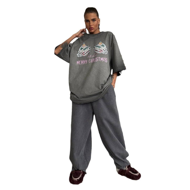 Women's Oversized Sweatshirt with Graphic Christmas Motif