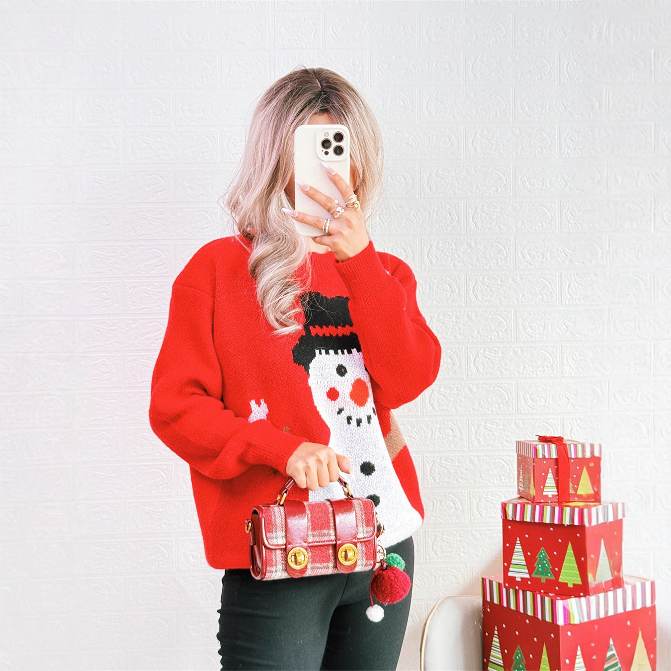 Women's Christmas Sweater with Festive Snowman Motif