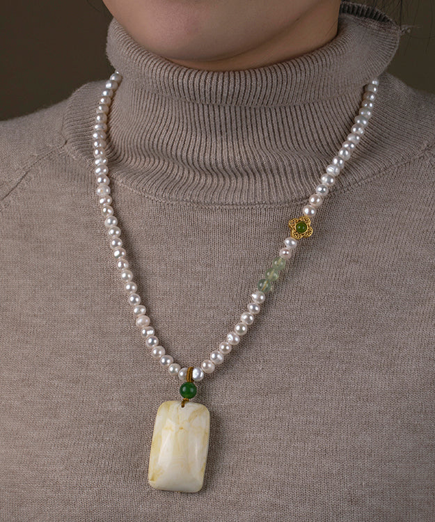 Style White Jade Pearl Grape Stone Orchid Pendant Necklace Gh1053