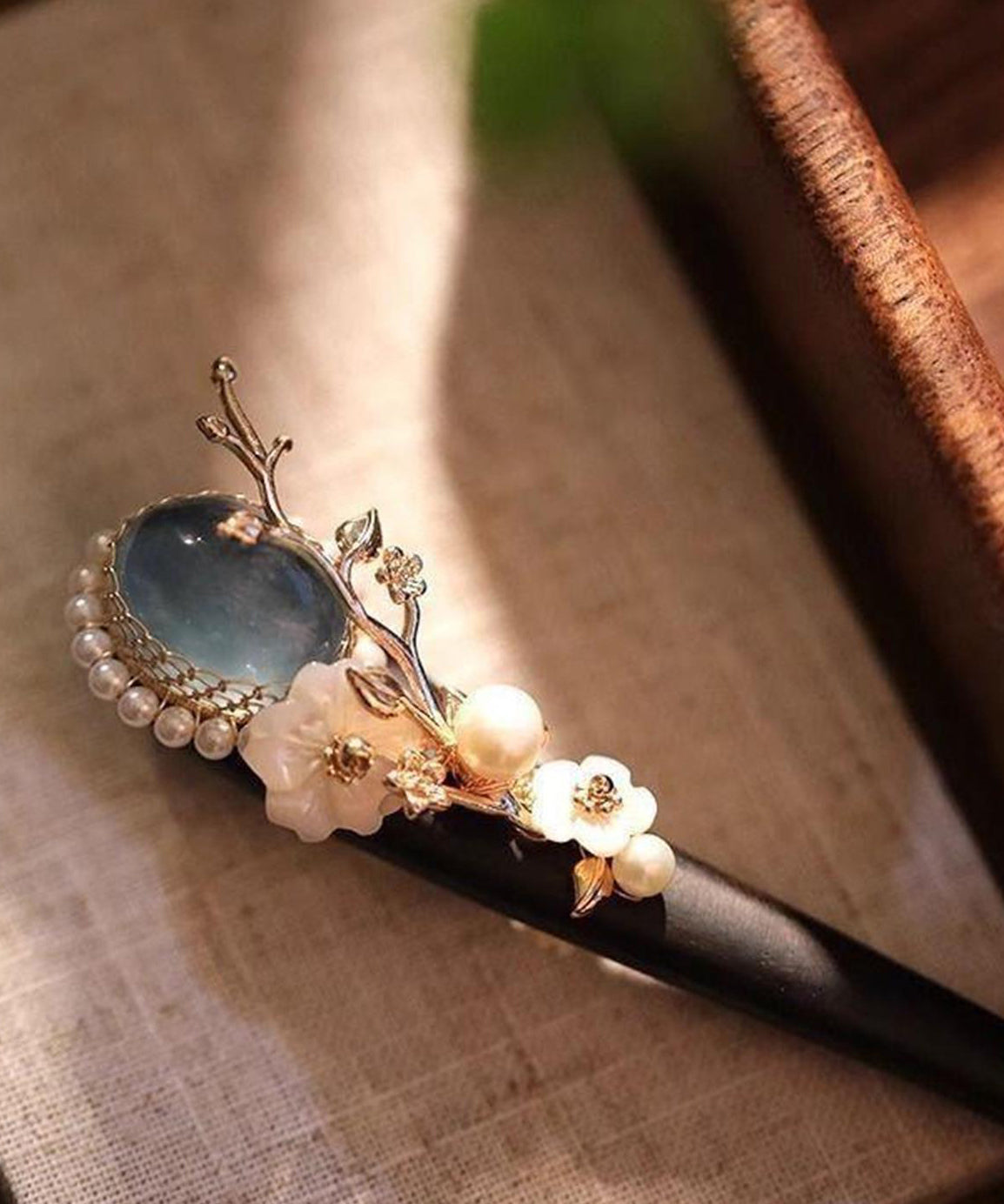 Boutique Blue Wooden Pearl Crystal Hairpin