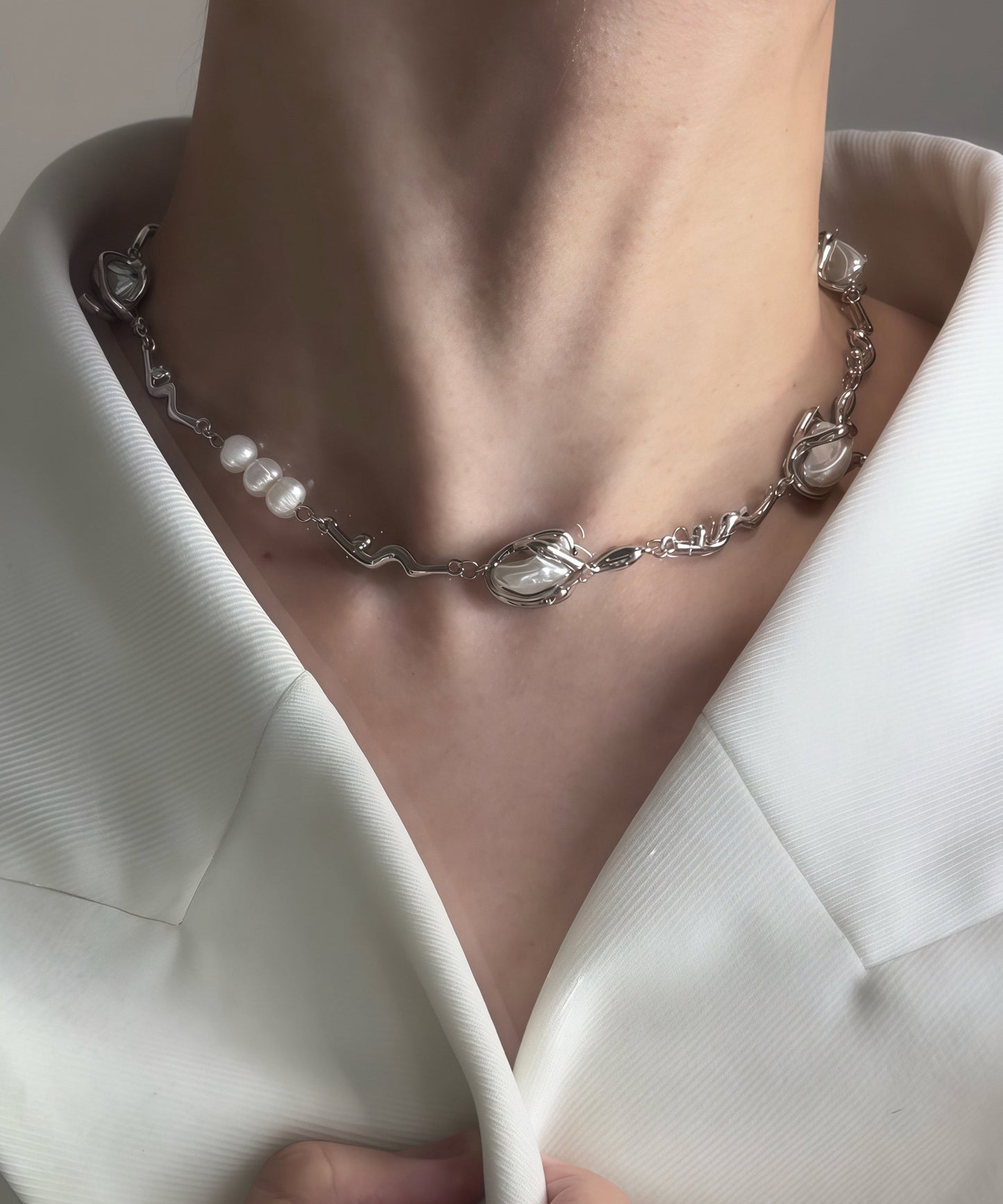 Silvery Asymmetrical Design Pearl Metal Choker