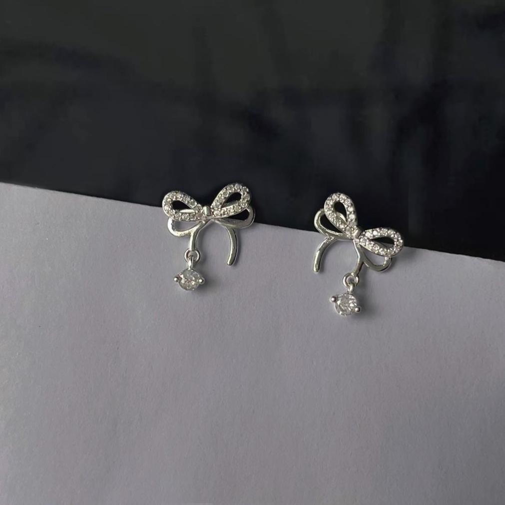[] Delilah Bow Earrings
