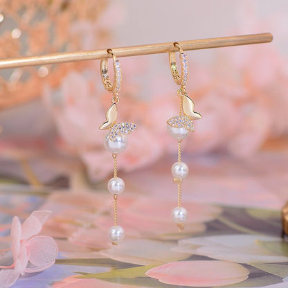 [] Butterfly Huggie Earrings