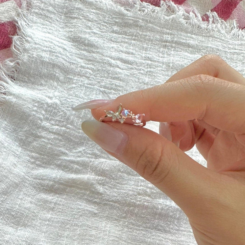 [] Freya Butterfly Ring in Rose Gold