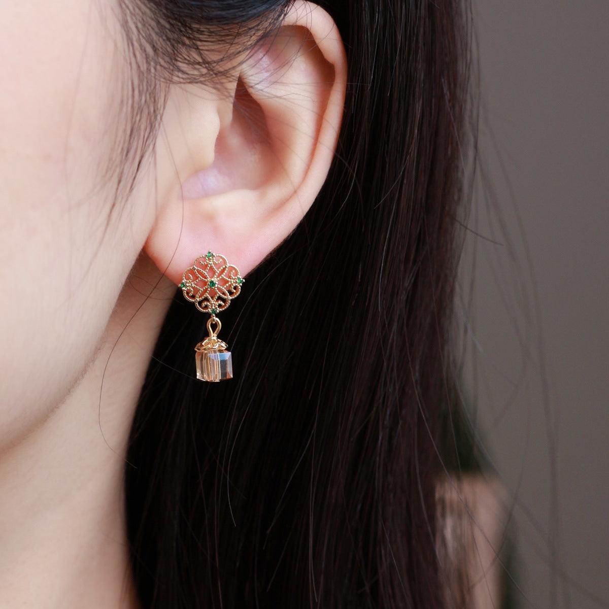 [] Amber Baroque Earrings