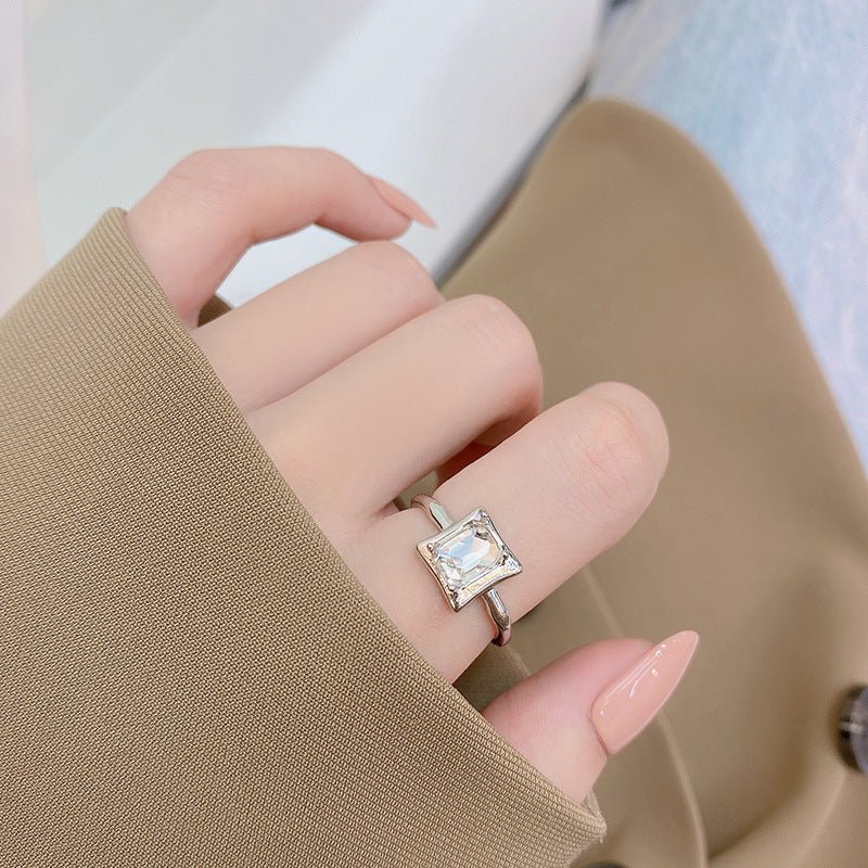 [] Crystal Spark Ring