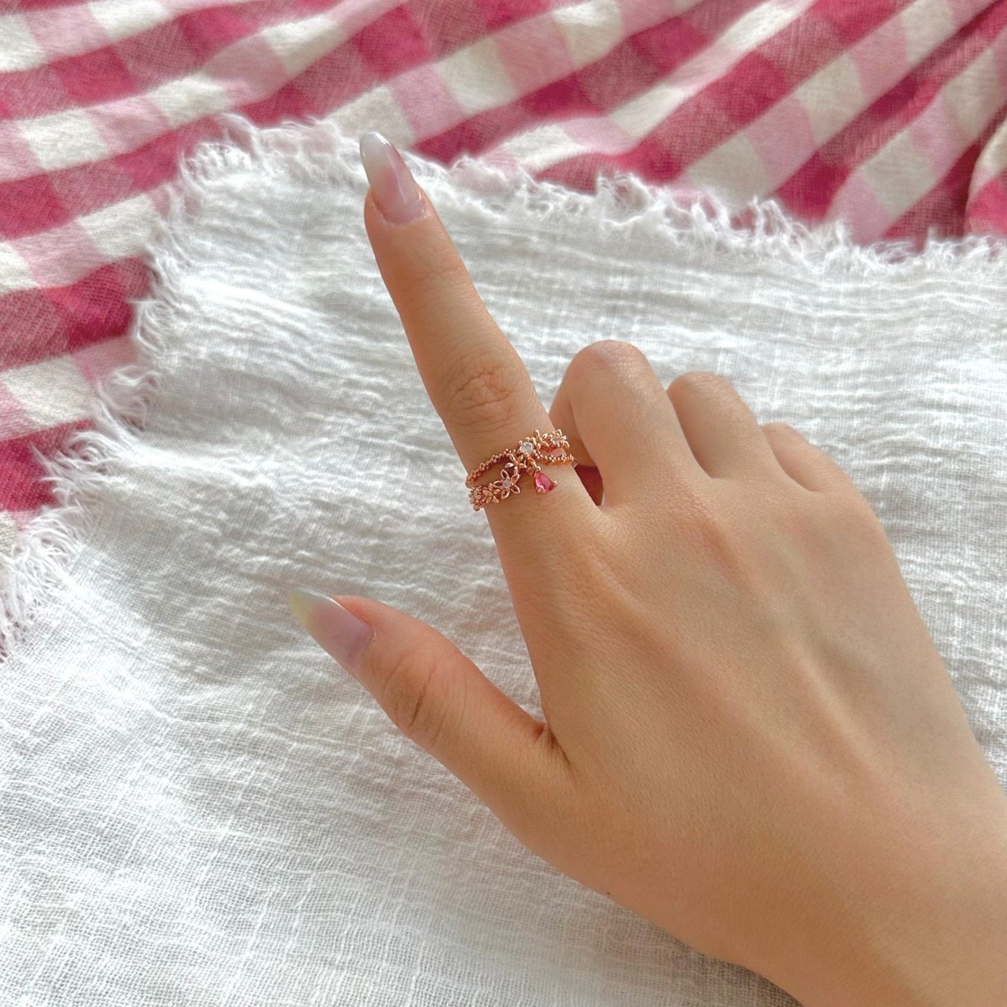 [] Hyacinth Dangly Flower Ring