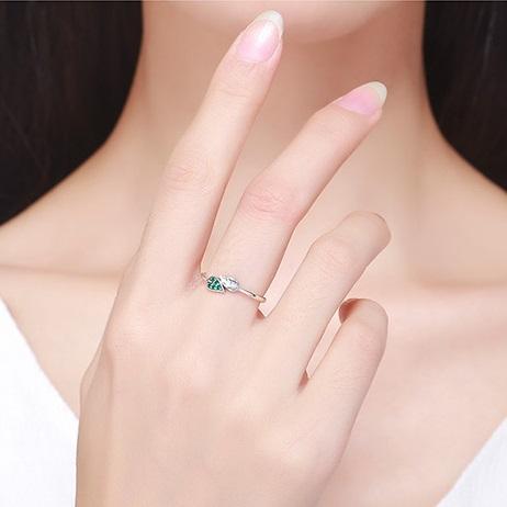 Dancing Leaves Sterling Silver Ring