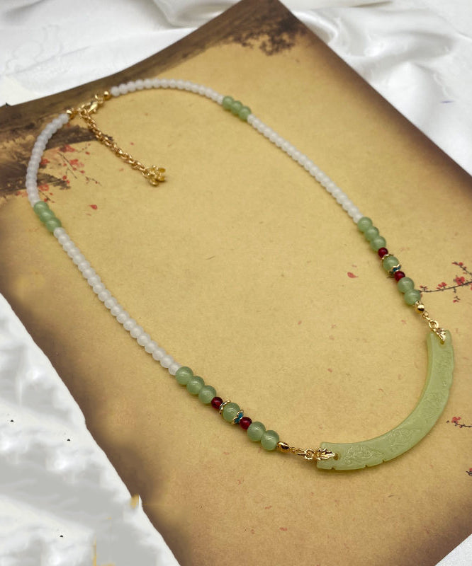 White Coloured Glaze Jade Yingluo Gratuated Bead Necklace