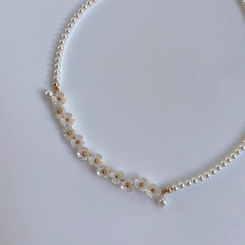 Modern White Alloy Pearl Collar Necklace