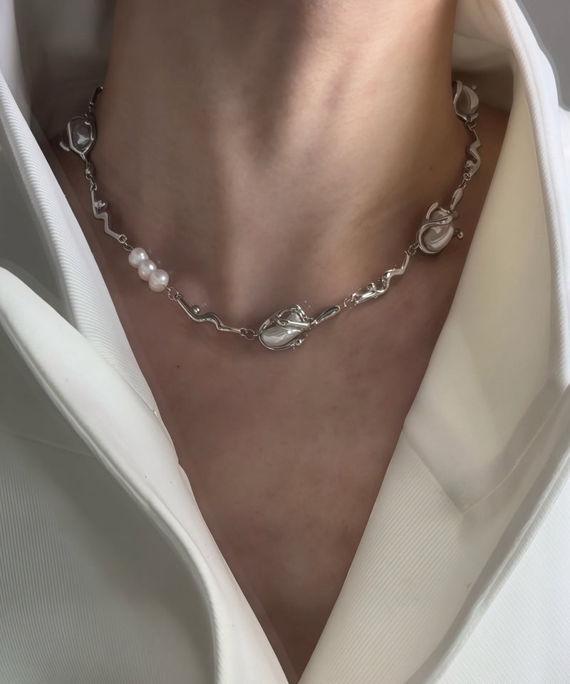 Silvery Asymmetrical Design Pearl Metal Choker
