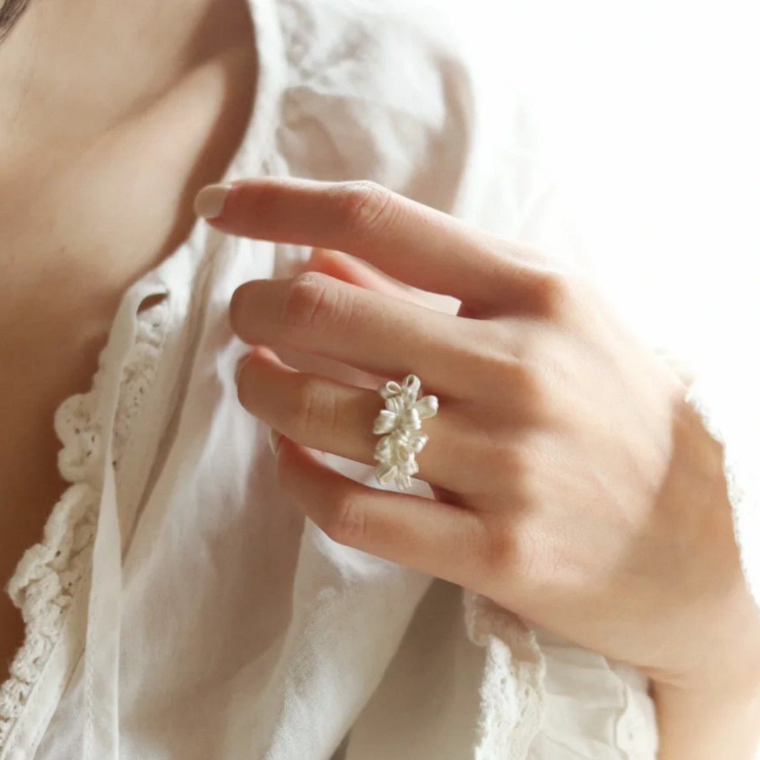 [] Flower Ribbon Ring