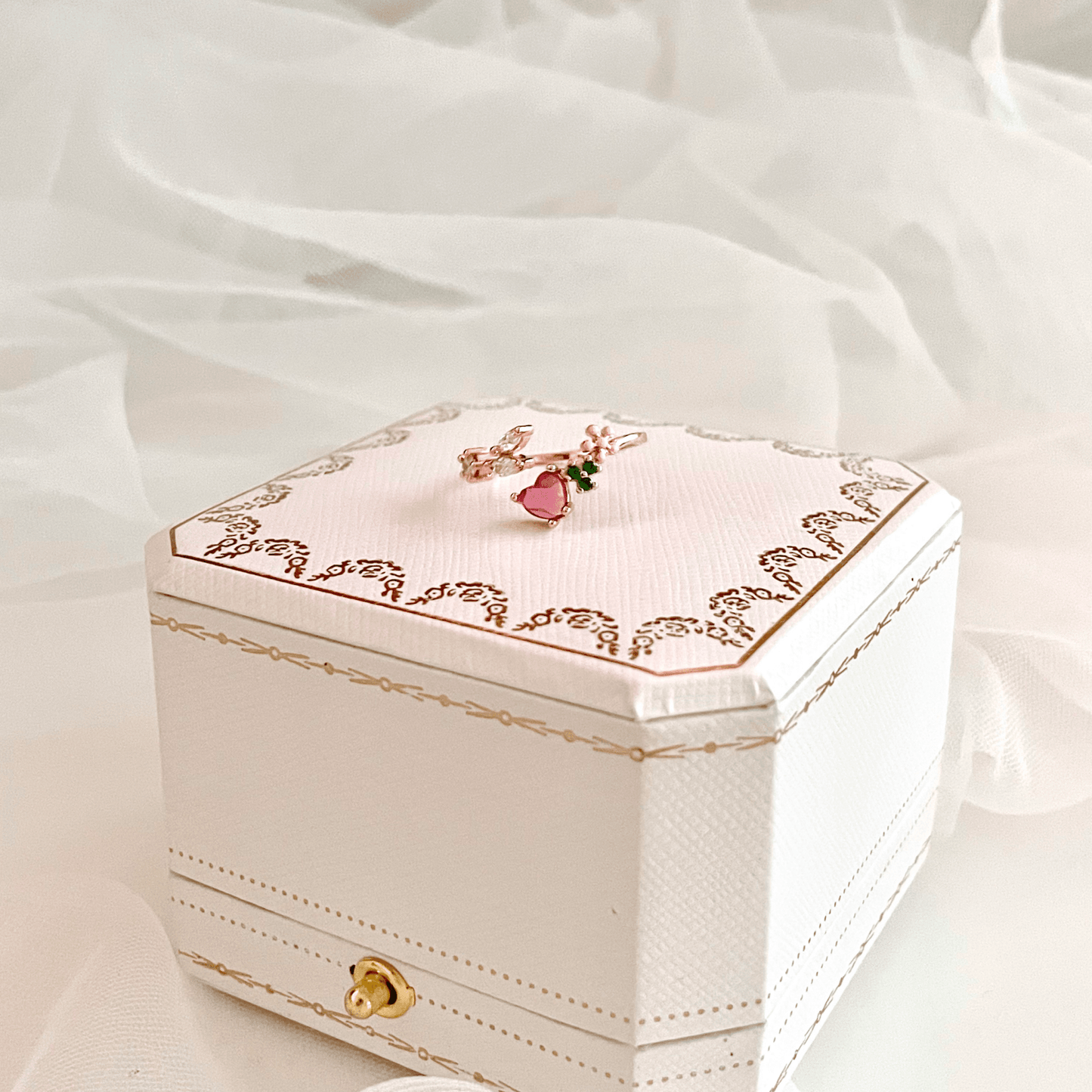 [] Mia Heart Ring