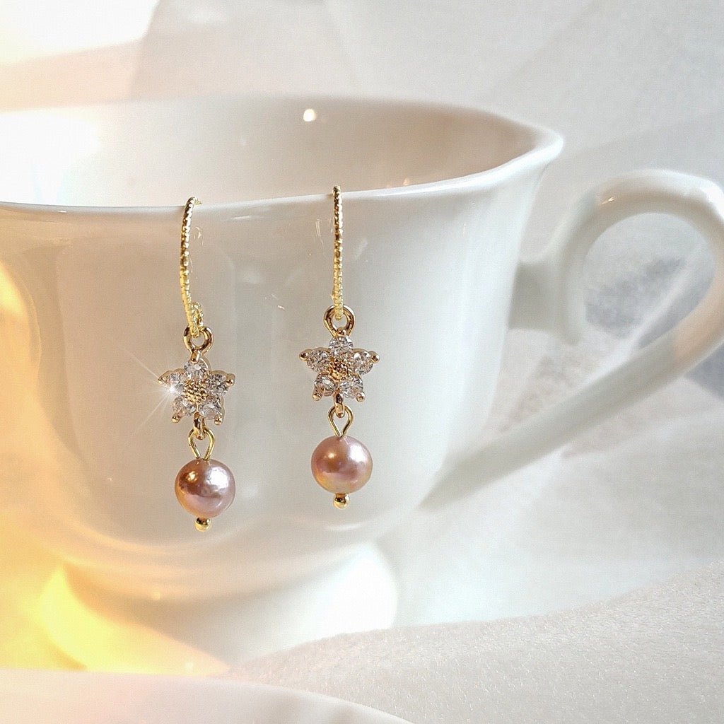 [] Flower Pearl Earrings
