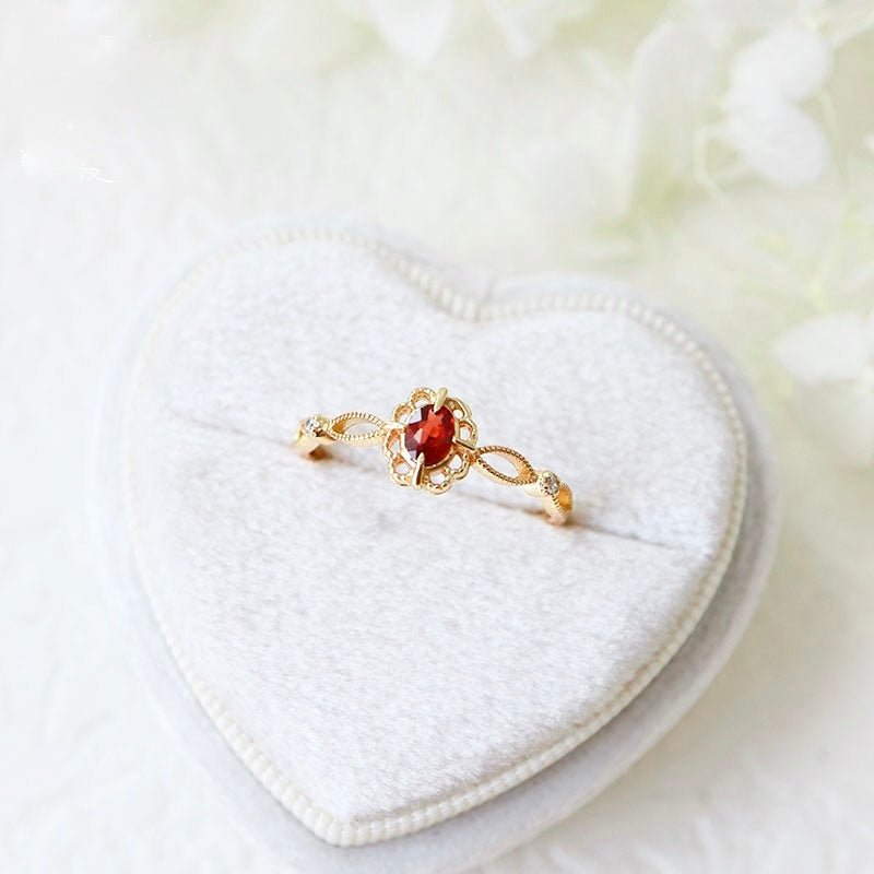[sample ] Garnet Fleur Ring