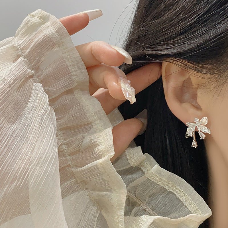 Iris Earrings in Silver