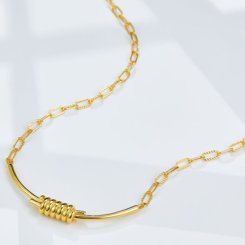 Light Simple Knotted Necklace