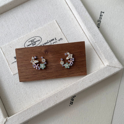 [] Lucy Flower Butterfly Stud Earrings