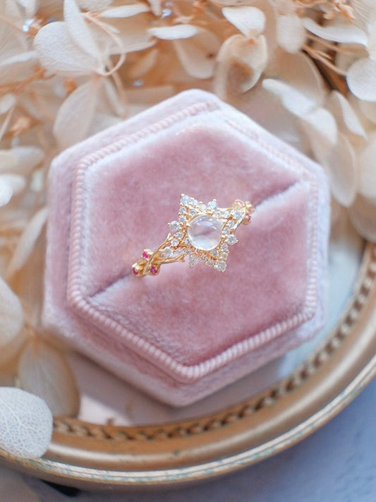 Opaline Fleur Ring