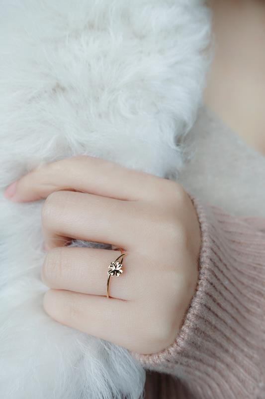 Dainty Flower Princess Ring