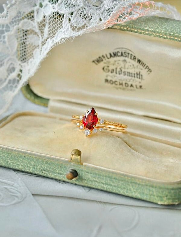 Roselle Tiara Ring Set